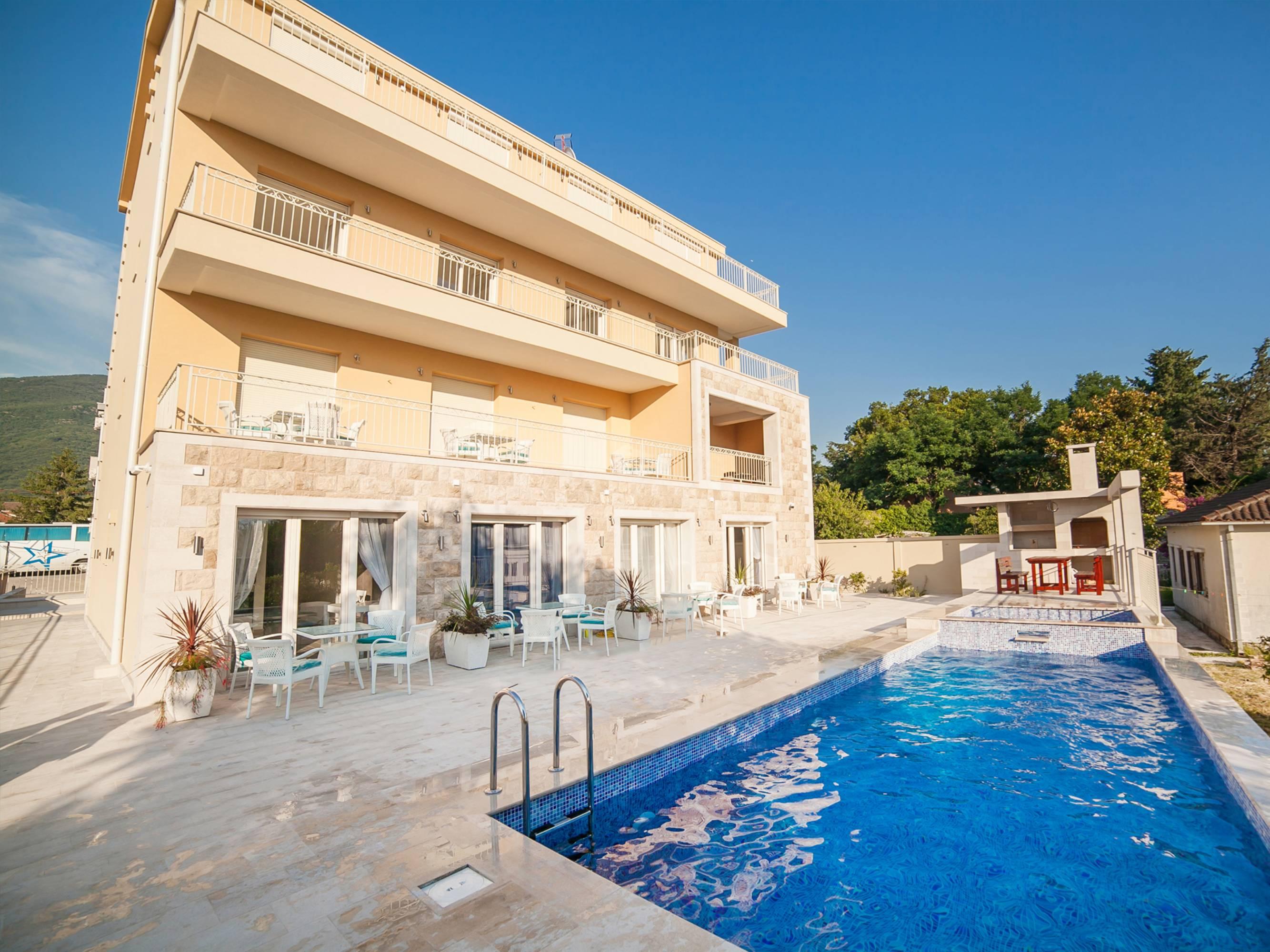 Sea Point Apart Hotel Tivat Exterior photo