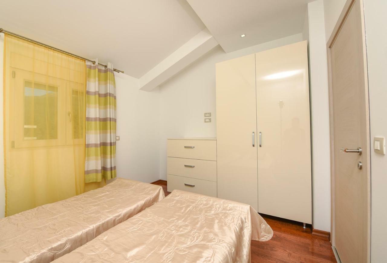 Sea Point Apart Hotel Tivat Exterior photo